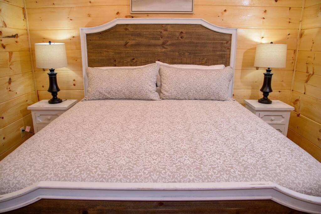 Spacious 2800 Sq Ft-Cozy Wood Cabin-New Build Pigeon Forge Buitenkant foto