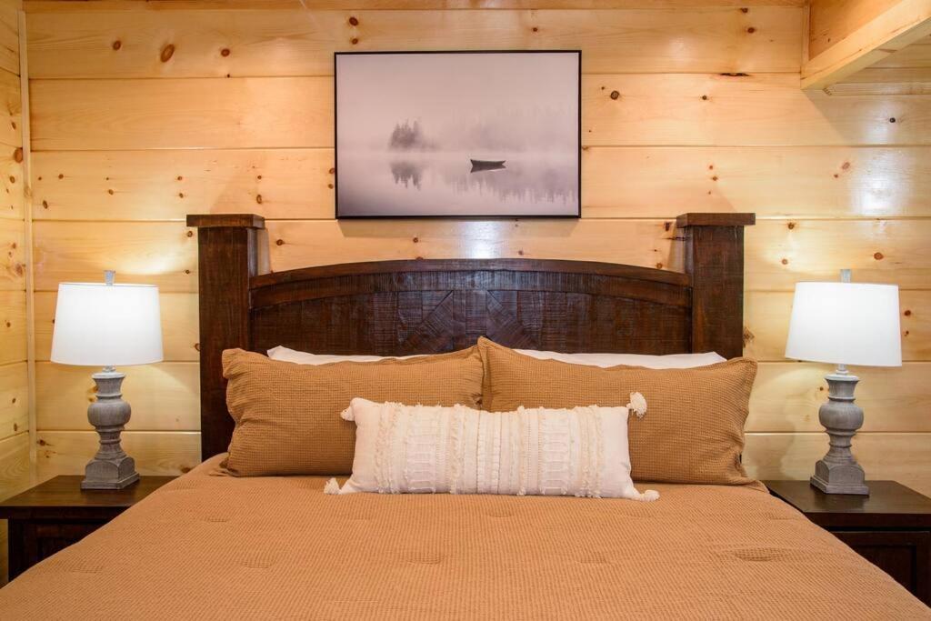 Spacious 2800 Sq Ft-Cozy Wood Cabin-New Build Pigeon Forge Buitenkant foto