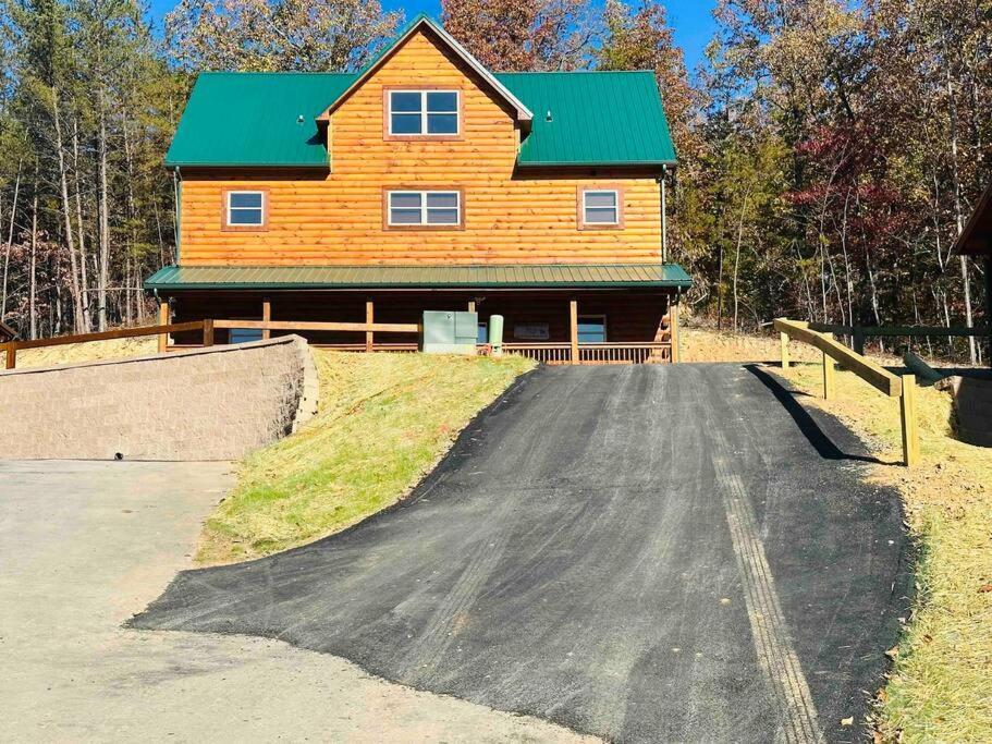 Spacious 2800 Sq Ft-Cozy Wood Cabin-New Build Pigeon Forge Buitenkant foto