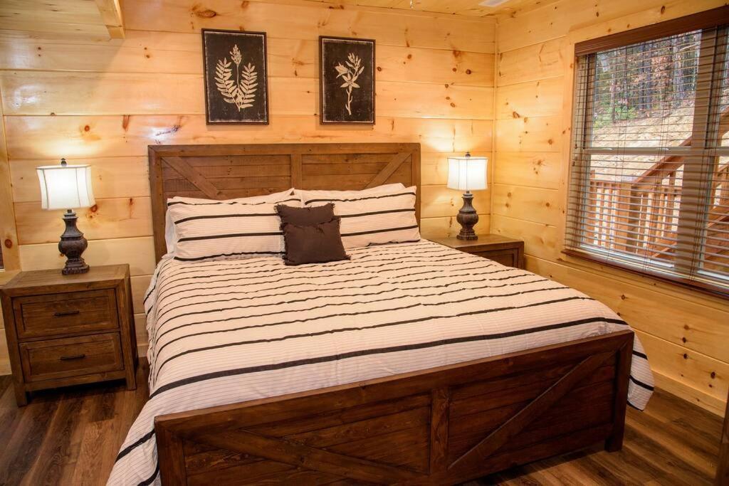 Spacious 2800 Sq Ft-Cozy Wood Cabin-New Build Pigeon Forge Buitenkant foto