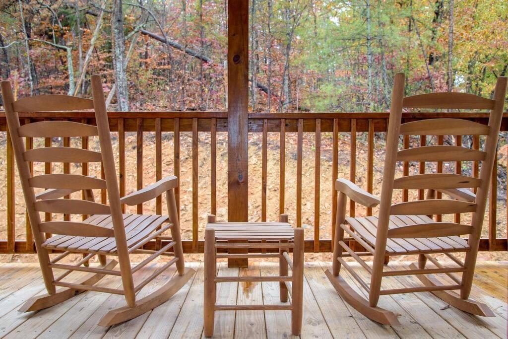 Spacious 2800 Sq Ft-Cozy Wood Cabin-New Build Pigeon Forge Buitenkant foto