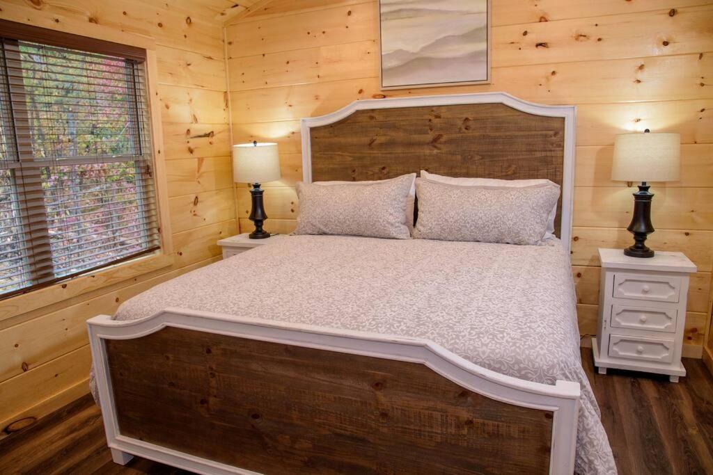 Spacious 2800 Sq Ft-Cozy Wood Cabin-New Build Pigeon Forge Buitenkant foto