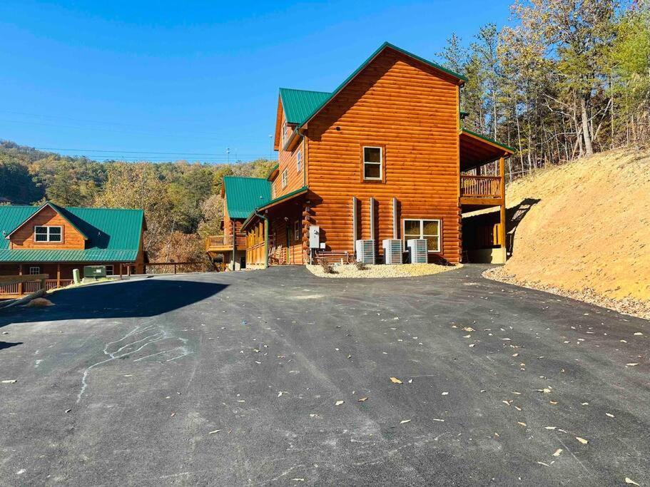 Spacious 2800 Sq Ft-Cozy Wood Cabin-New Build Pigeon Forge Buitenkant foto